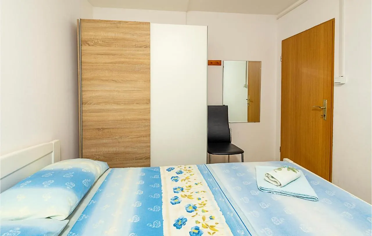 1 Bedroom Lovely Apartment In Pula