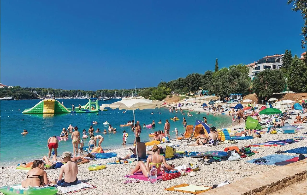 1 Bedroom Lovely Apartment In Pula
