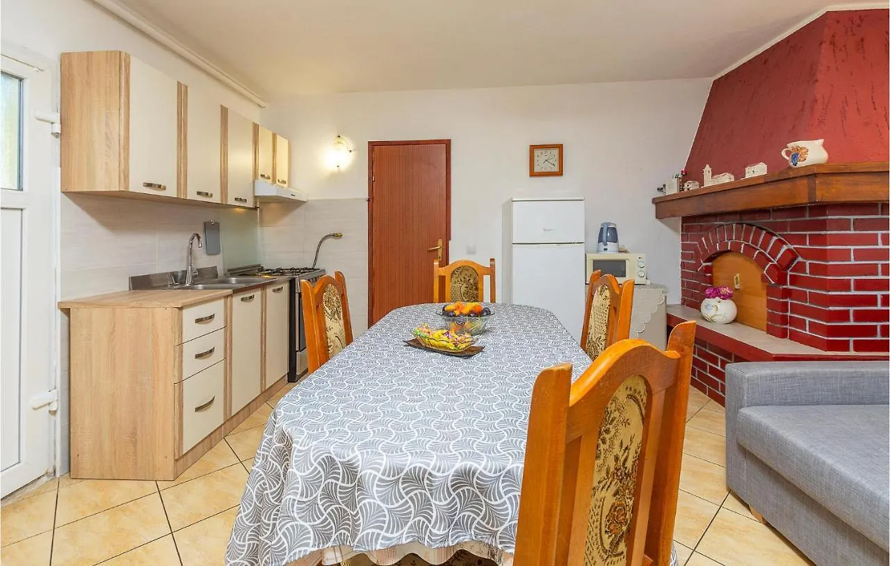 1 Bedroom Lovely Apartment In Pula 0*,