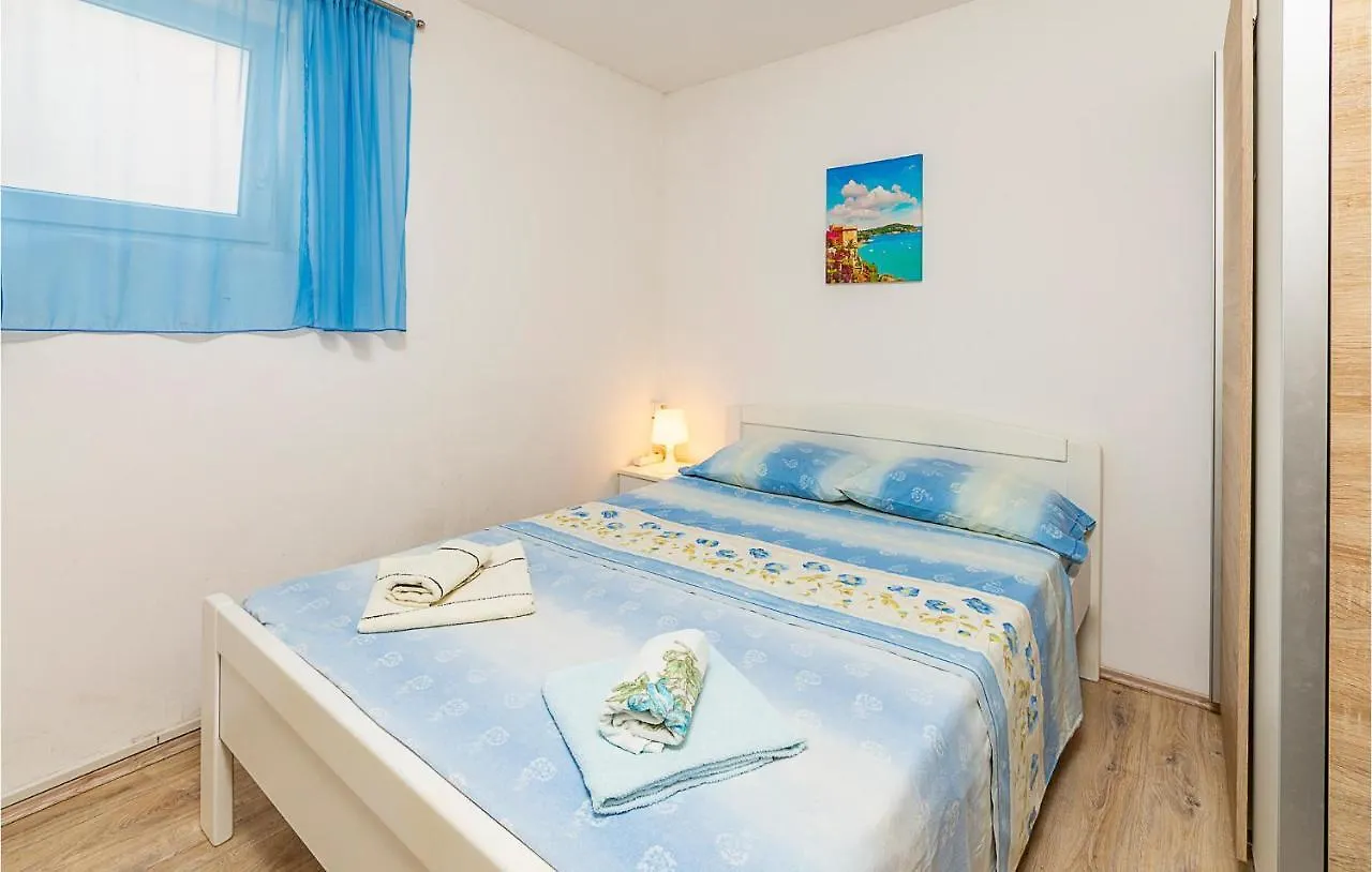 1 Bedroom Lovely Apartment In Pula
