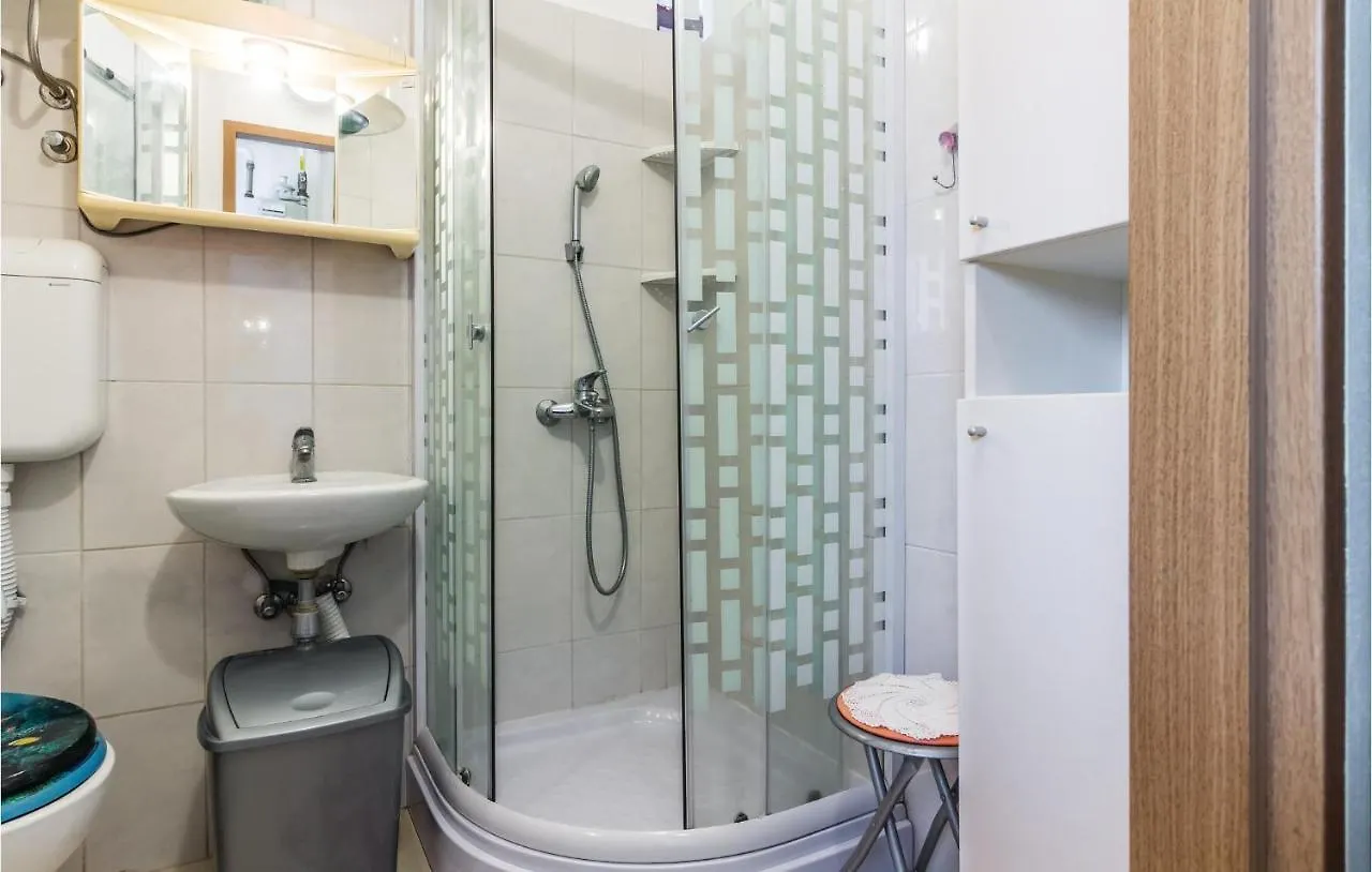 1 Bedroom Lovely Apartment In Pula